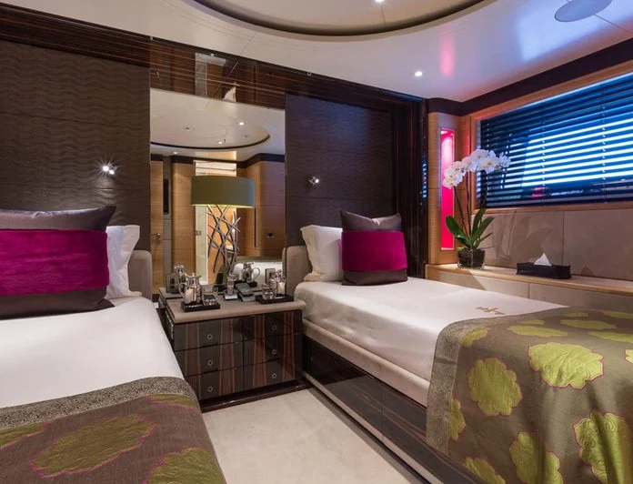 Q - photo 6, Q yacht charter