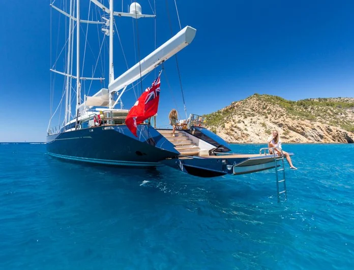 Q - photo 8, Q yacht charter
