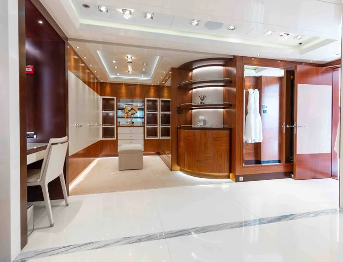 QUANTUM OF SOLACE - photo 9, QUANTUM OF SOLACE yacht charter