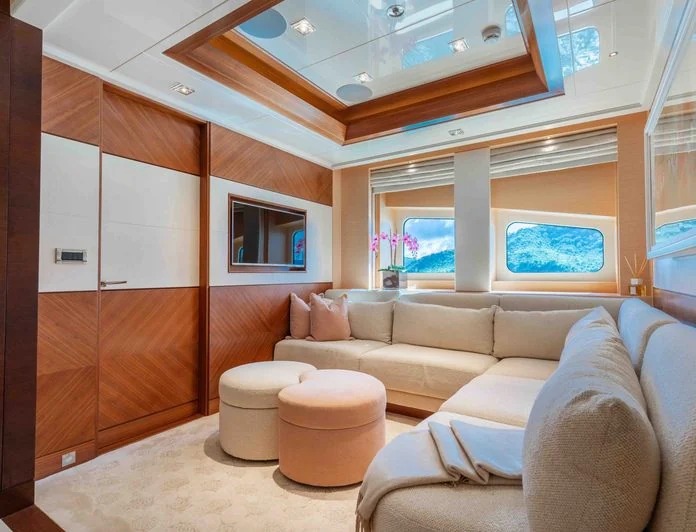 QUANTUM OF SOLACE - photo 10, QUANTUM OF SOLACE yacht charter