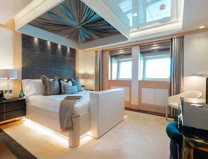QUANTUM OF SOLACE - photo 11, QUANTUM OF SOLACE yacht charter
