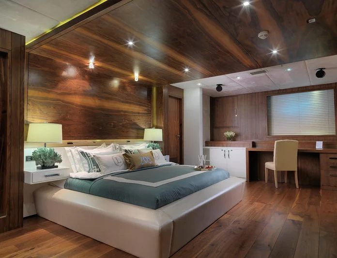 QUEEN MARE - photo 4, QUEEN MARE yacht charter
