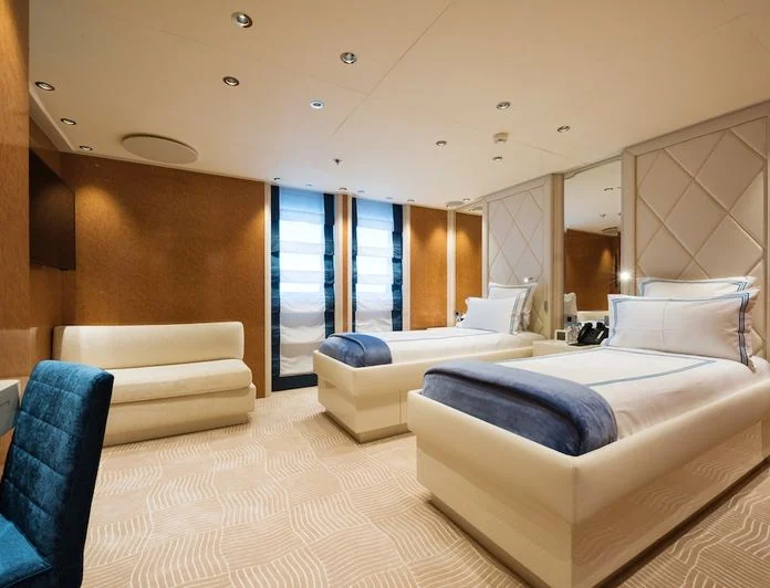 QUEEN MIRI - photo 7, QUEEN MIRI yacht charter
