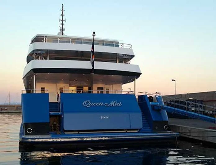QUEEN MIRI - photo 8, QUEEN MIRI yacht charter