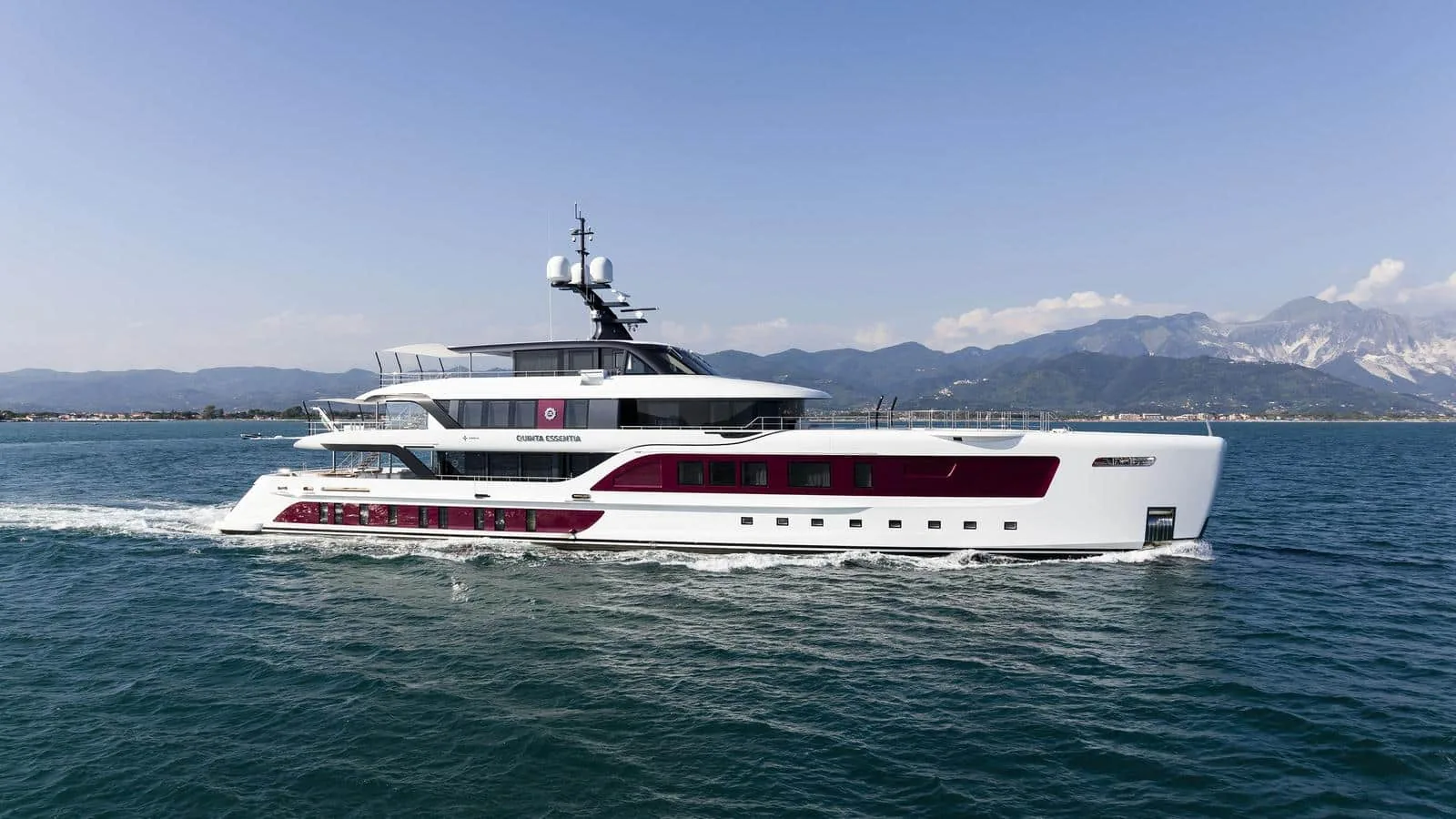 QUINTA ESSENTIA - photo 3 yacht charter Cannes
