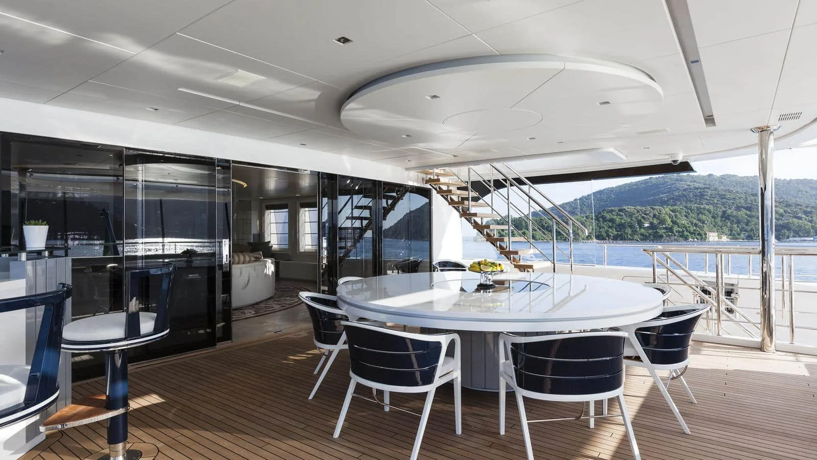 QUINTA ESSENTIA - photo 10 yacht charter Cannes