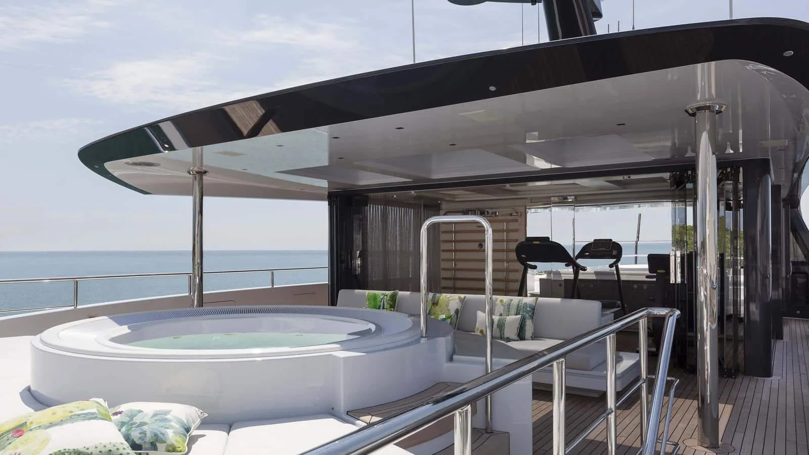 QUINTA ESSENTIA - photo 11 yacht charter Cannes