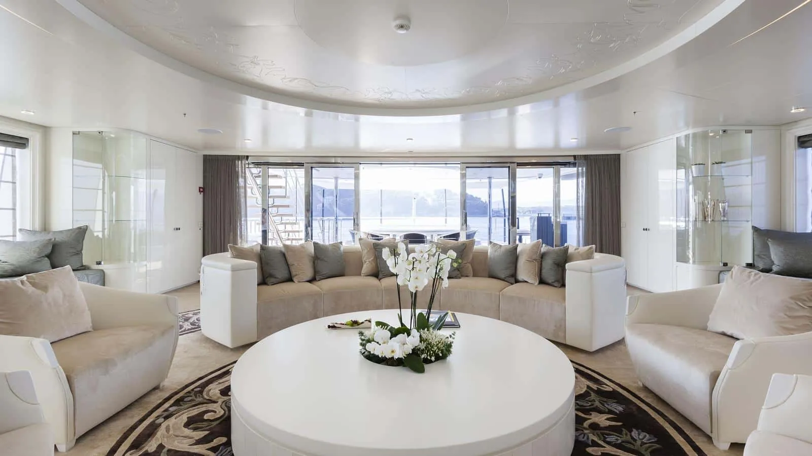 QUINTA ESSENTIA - photo 15 yacht charter Cannes