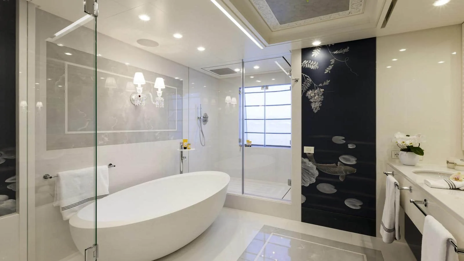 QUINTA ESSENTIA - photo 17 yacht charter Cannes