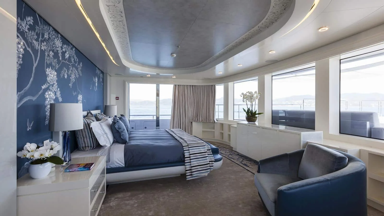 QUINTA ESSENTIA - photo 18 yacht charter Cannes