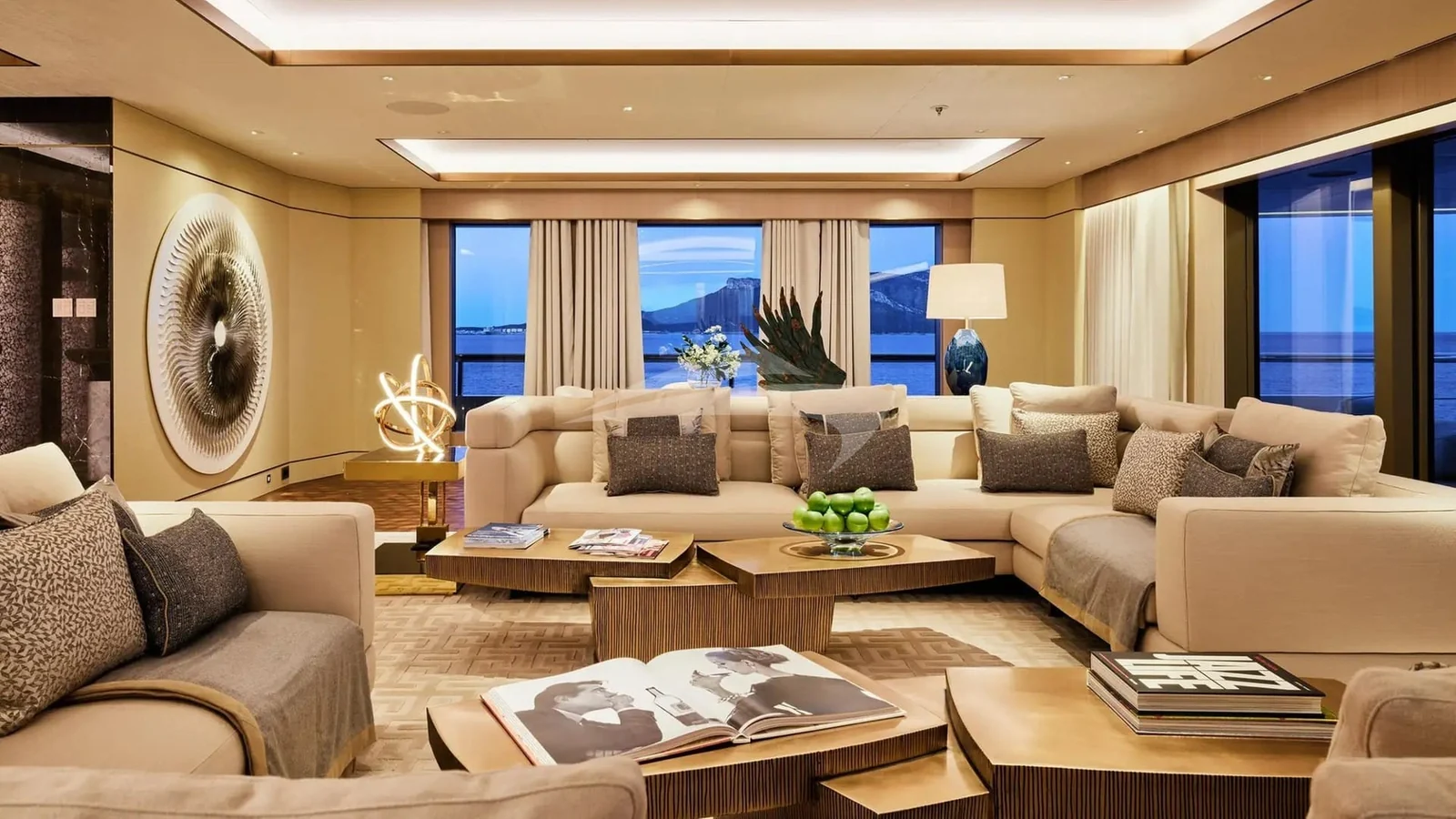 Renaissance - photo 14 yacht charter Cannes