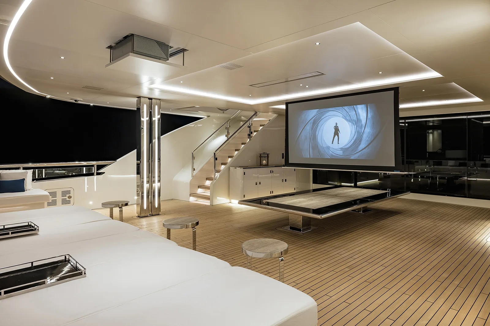 RESILIENCE - photo 8 yacht charter Cannes