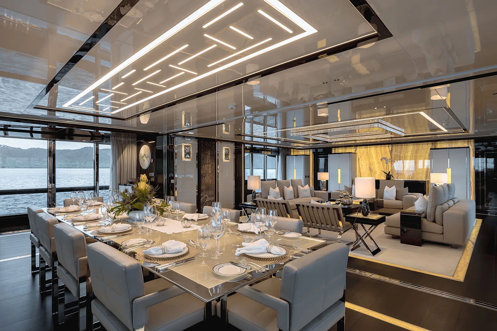 RESILIENCE - photo 21 yacht charter Cannes