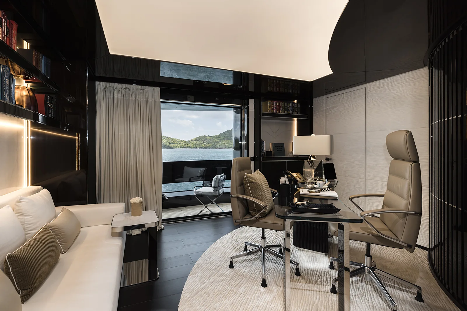 RESILIENCE - photo 24 yacht charter Cannes