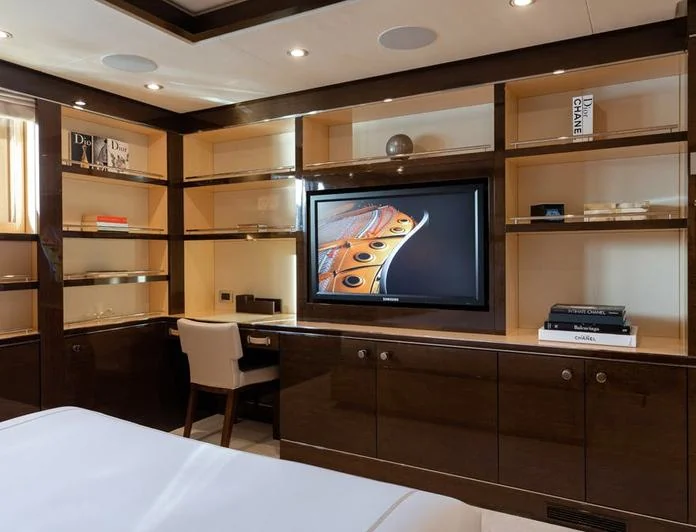 REVELRY - photo 7, REVELRY yacht charter