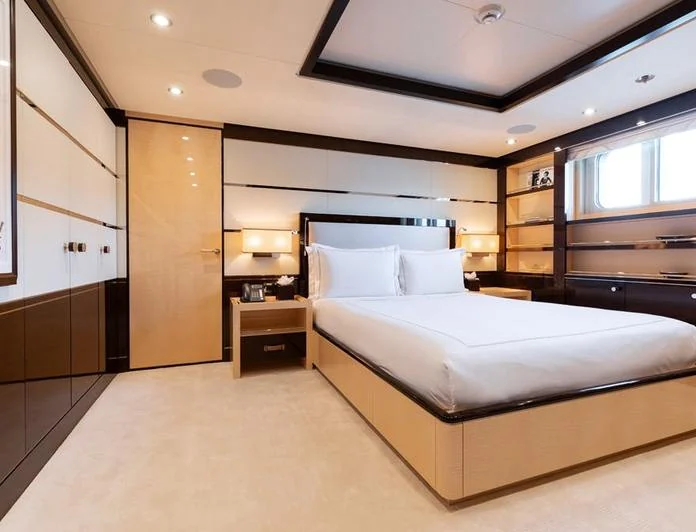 REVELRY - photo 8, REVELRY yacht charter