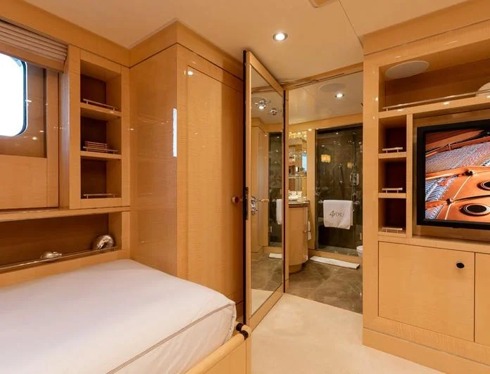 REVELRY - photo 11, REVELRY yacht charter