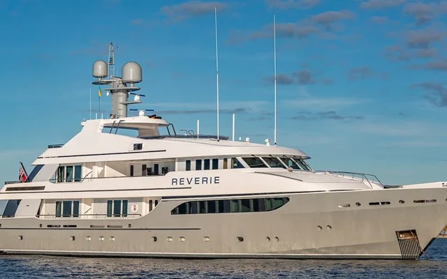 REVERIE - superyacht for week charter
