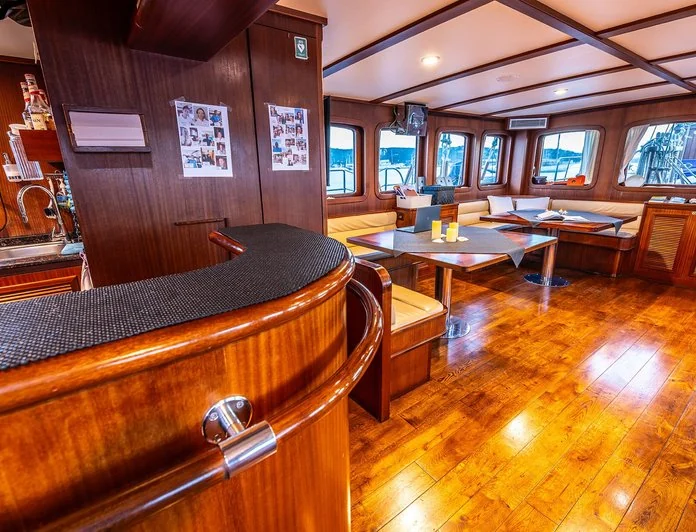 RHEA - photo 2, RHEA yacht charter