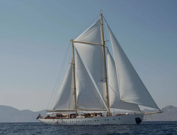 RHEA - photo 9, RHEA yacht charter