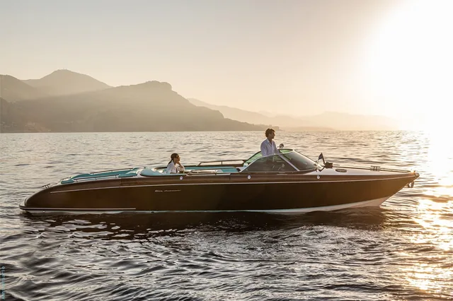 Riva 33 Aquariva Super - boat charter Cannes