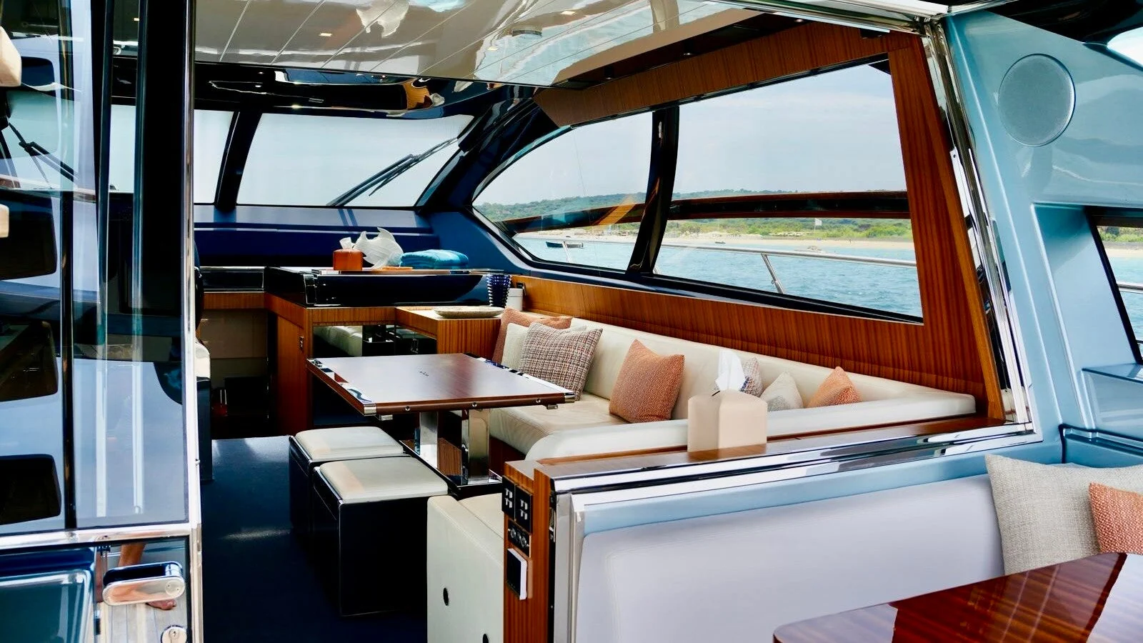 Riva 66 Ribelle - photo 9 yacht charter Cannes