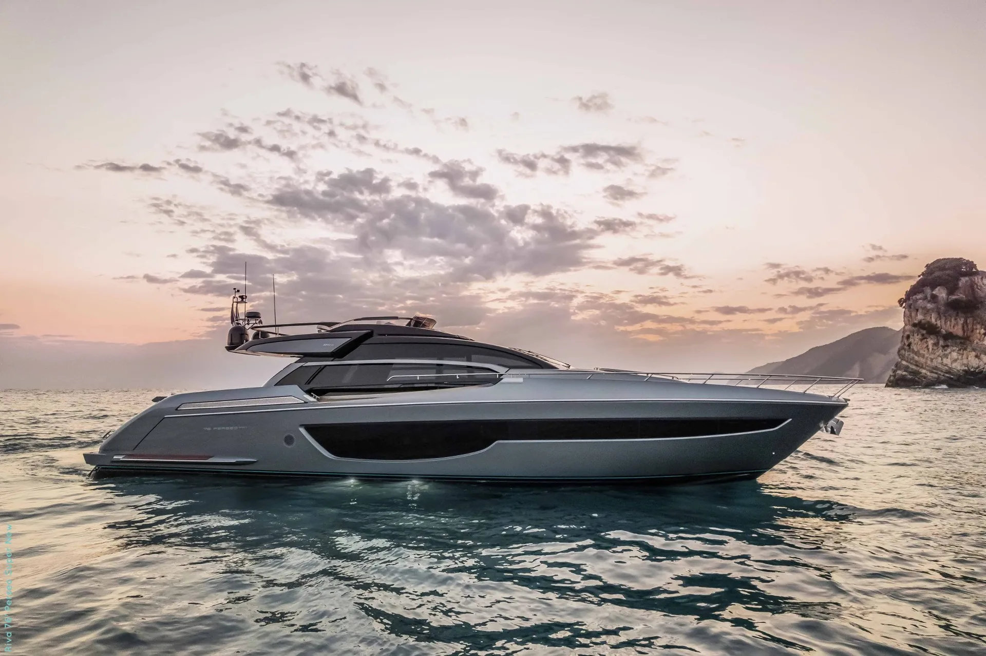 Riva 76 - photo 5 yacht charter Cannes