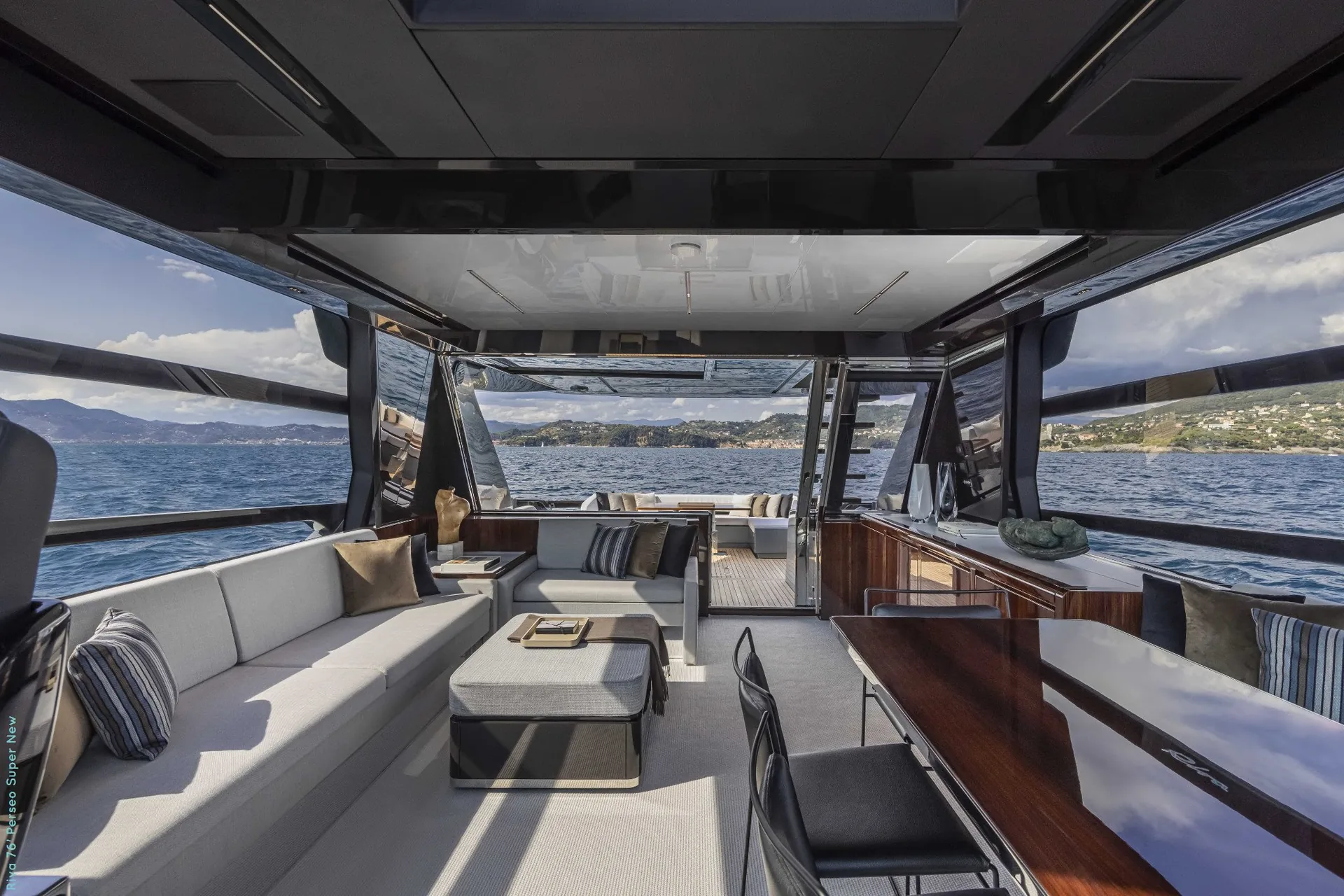 Riva 76 - photo 10 yacht charter Cannes