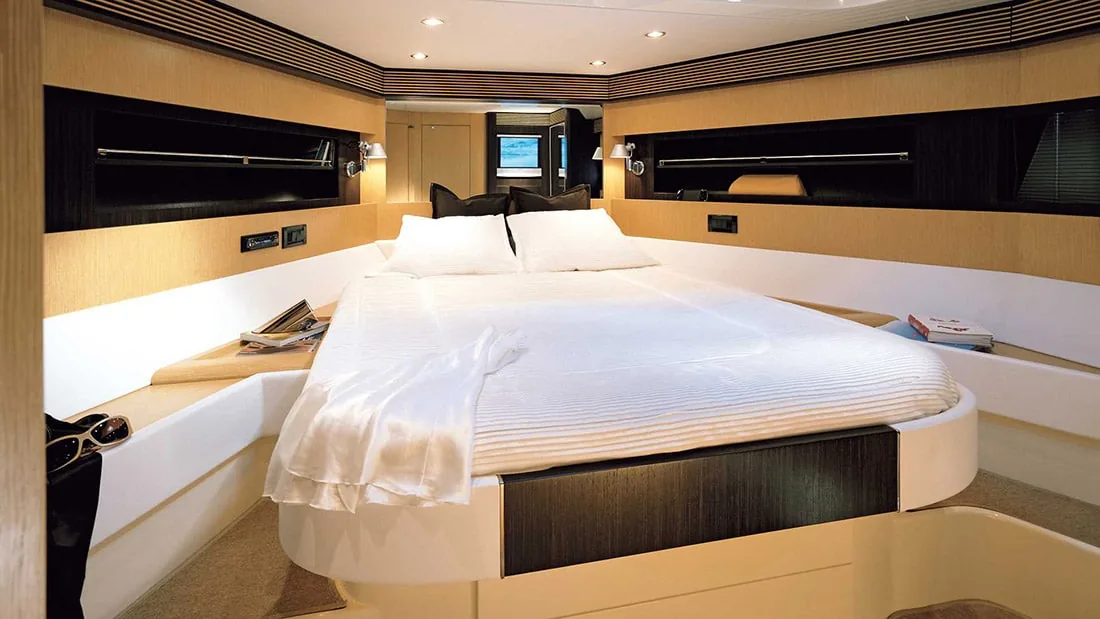 RIVA VERTIGO 63 - photo 5 yacht charter Cannes