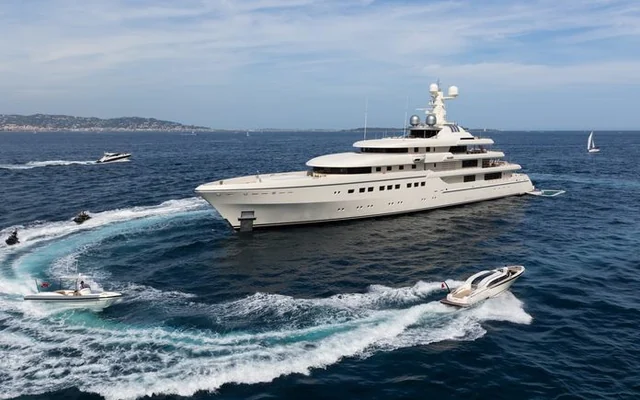 ROMEA - superyacht for week charter