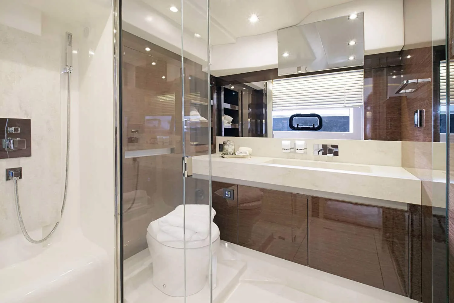 ROMY ONE - photo 21 yacht charter Cannes