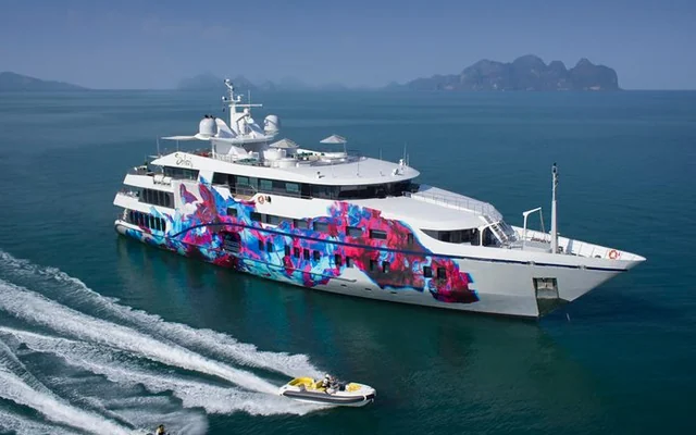 SALUZI - superyacht for week charter