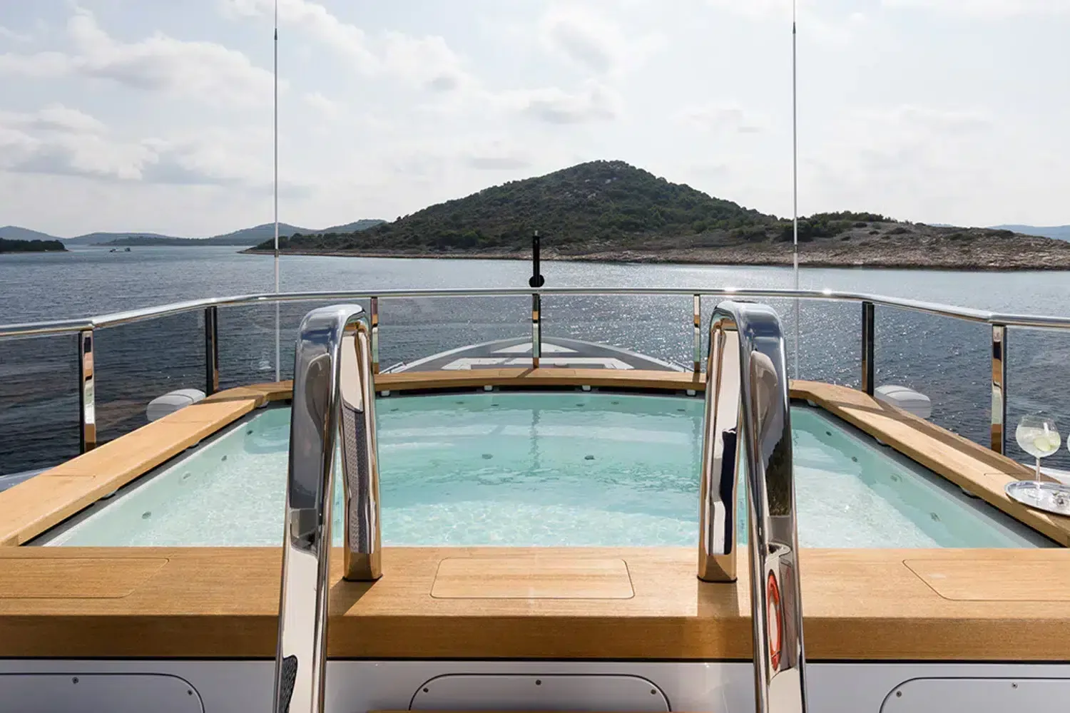 SAMURAI - photo 11 yacht charter Cannes