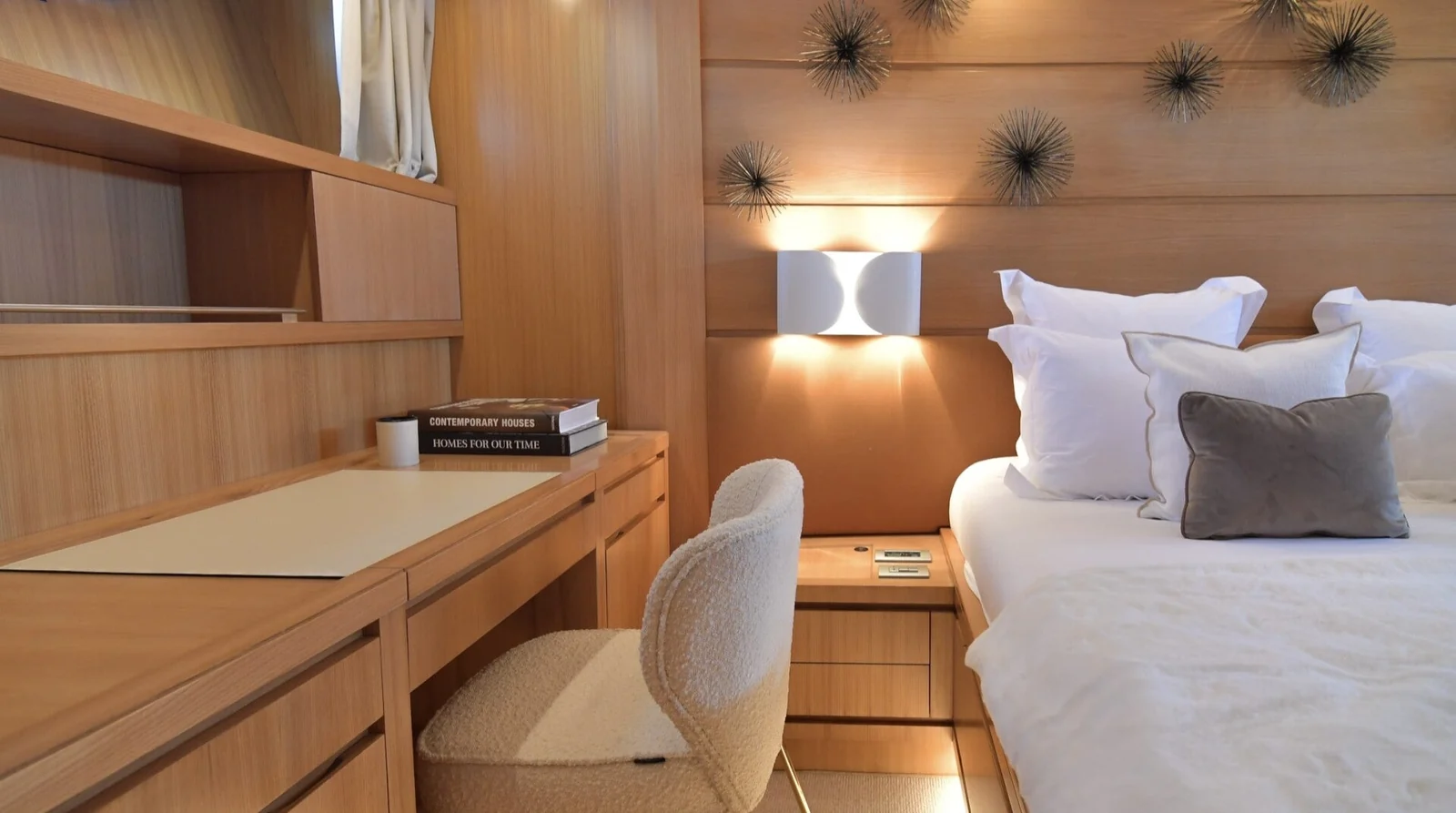 Sanlorenzo SL88 - photo 19 yacht charter Cannes