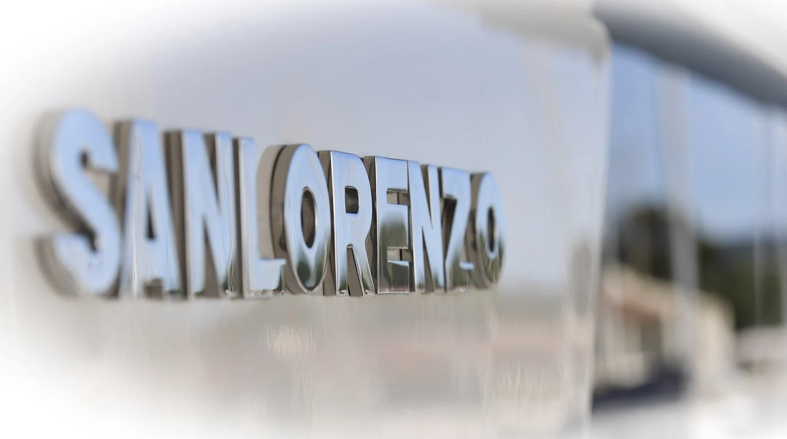 Sanlorenzo SL88 - photo 25 yacht charter Cannes