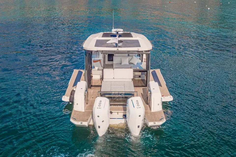 Saxdor 400 GTO - photo 2 yacht charter Cannes