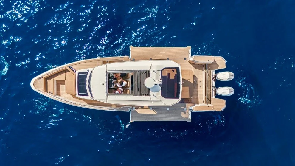 Saxdor 400 GTO - photo 3 yacht charter Cannes