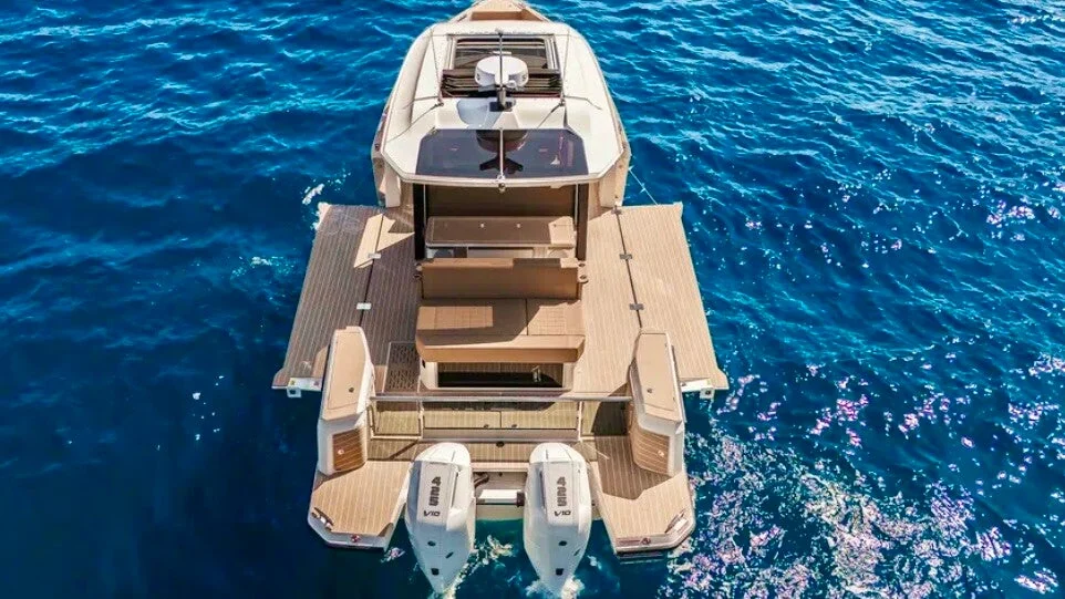 Saxdor 400 GTO - photo 4 yacht charter Cannes