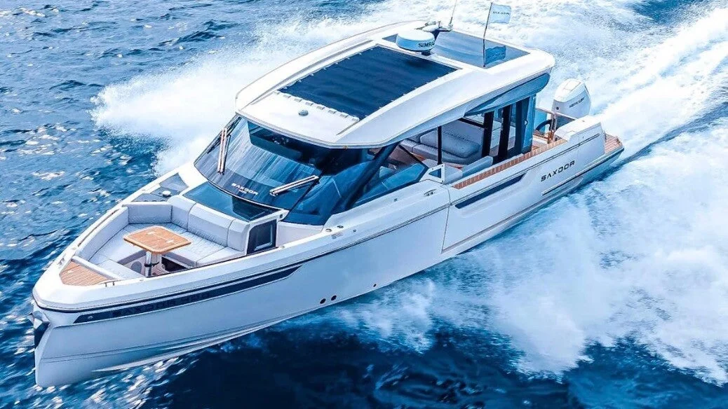 Saxdor 400 GTO - photo 7 yacht charter Cannes
