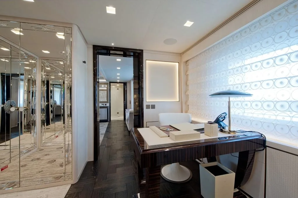 SCORPION - photo 15 yacht charter Cannes