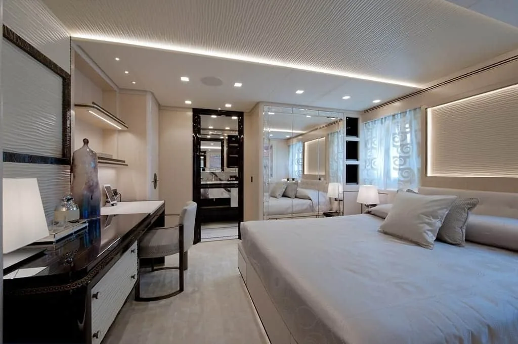 SCORPION - photo 21 yacht charter Cannes