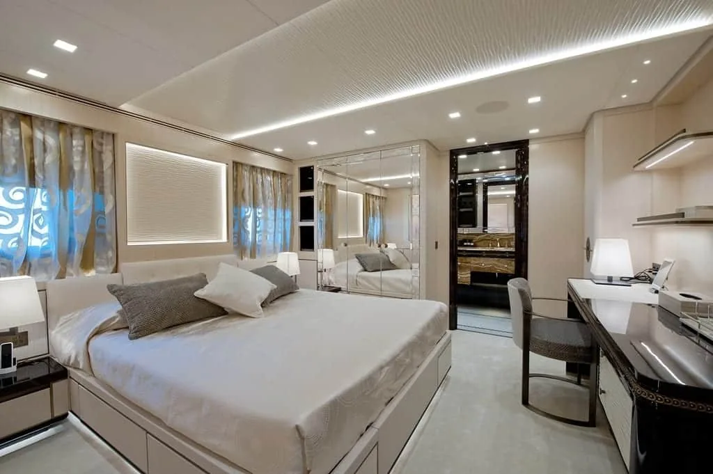 SCORPION - photo 23 yacht charter Cannes