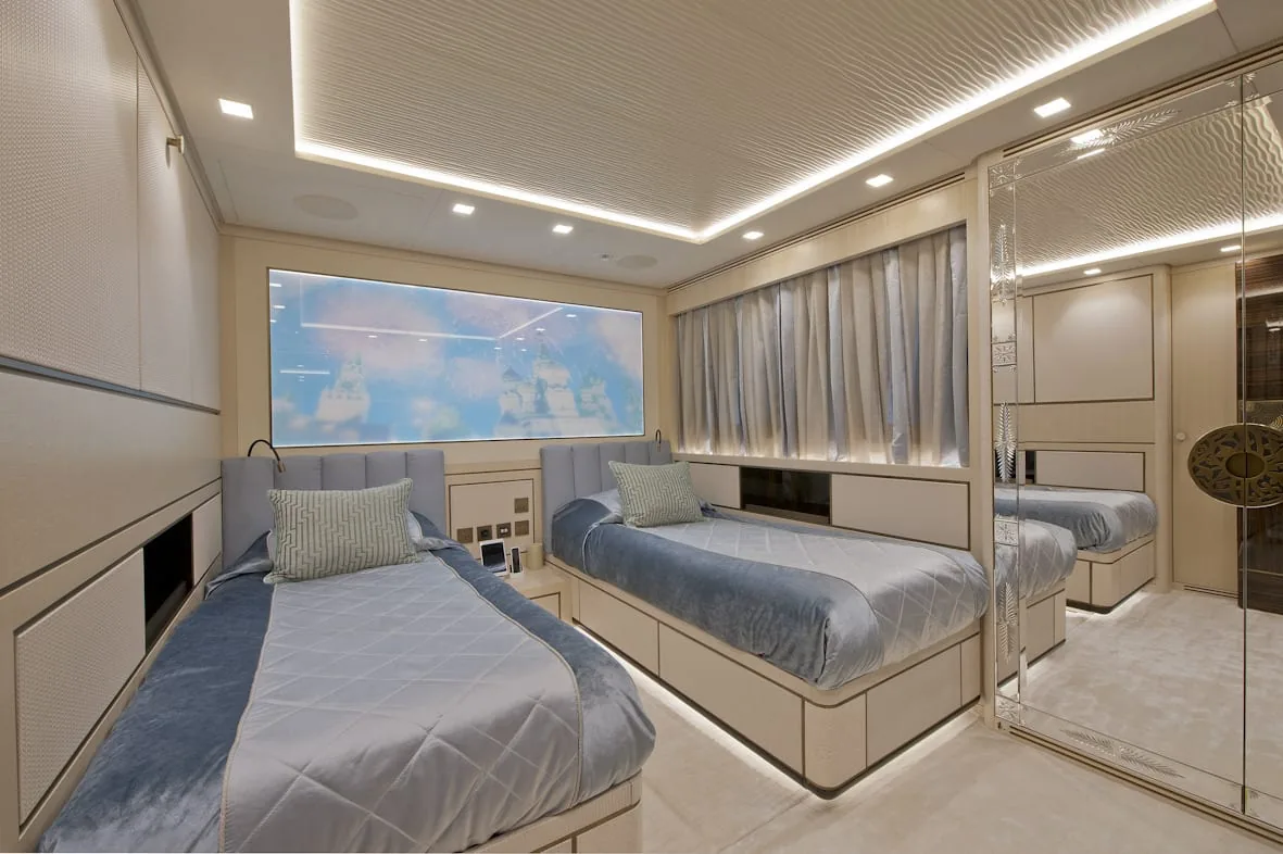 SCORPION - photo 27 yacht charter Cannes