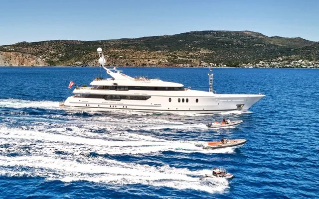 SEAHORSE - superyacht for week charter