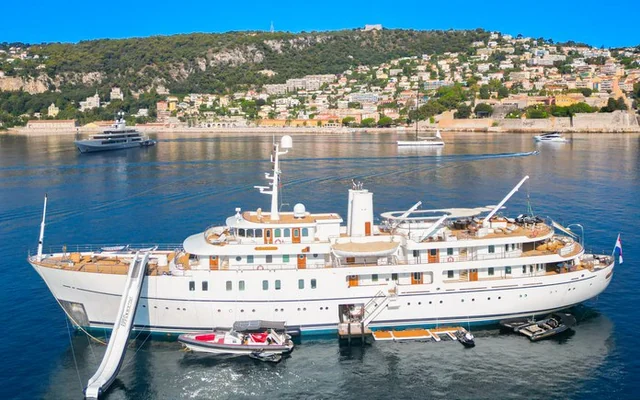SHERAKHAN - classic yacht for week charter