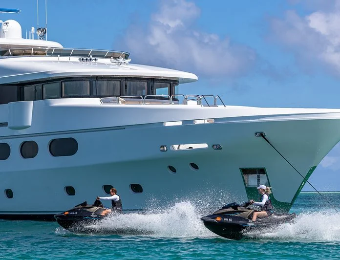 SILVER LINING - photo 19, SILVER LINING yacht charter