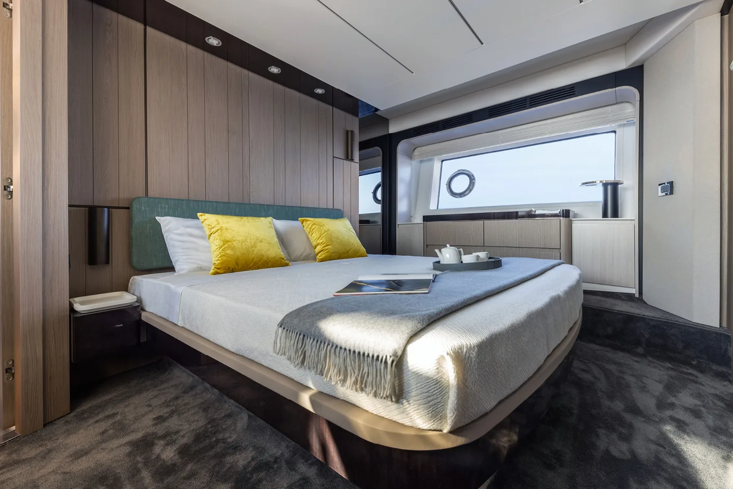 SOLSTICE - photo 26 yacht charter Cannes