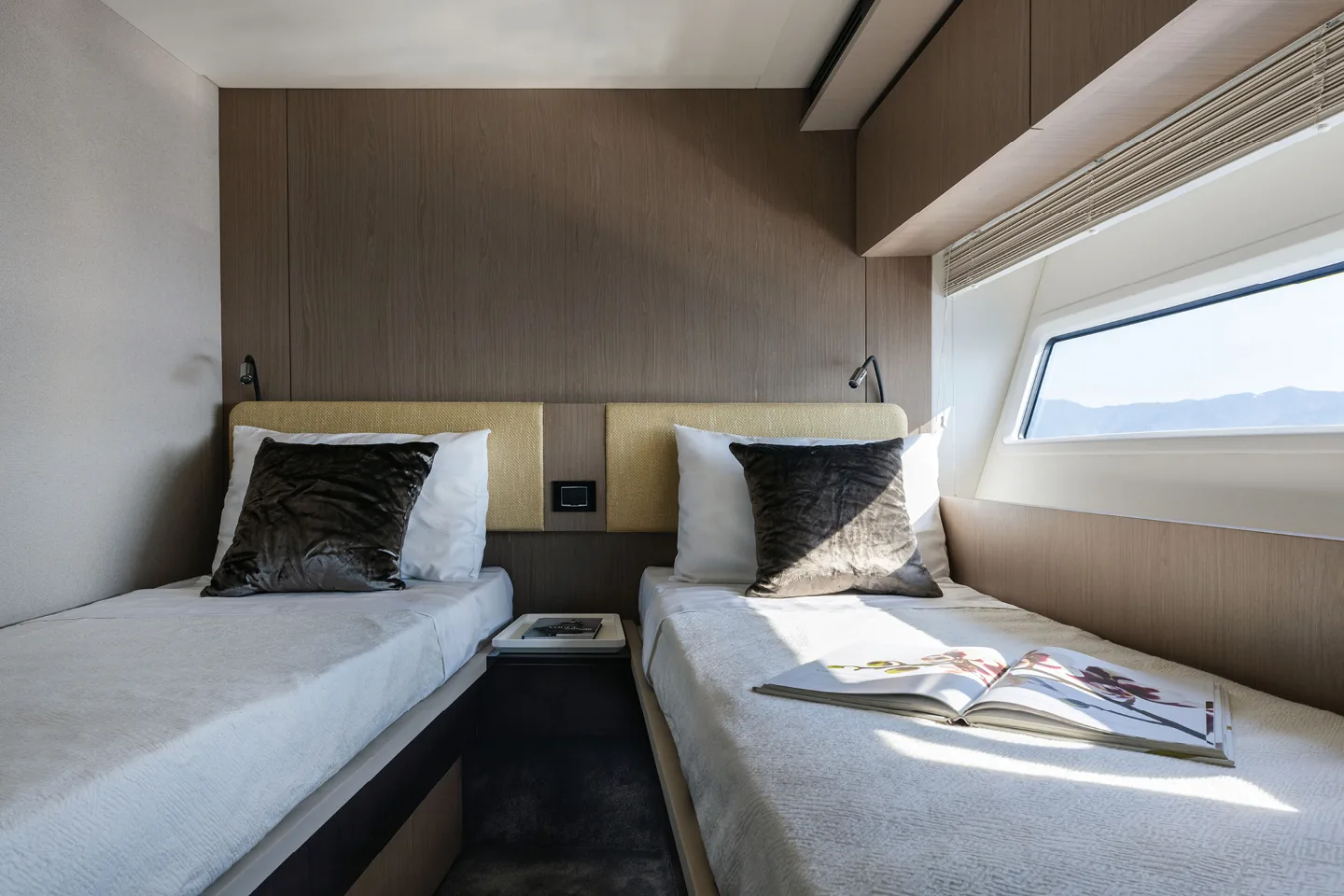 SOLSTICE - photo 30 yacht charter Cannes