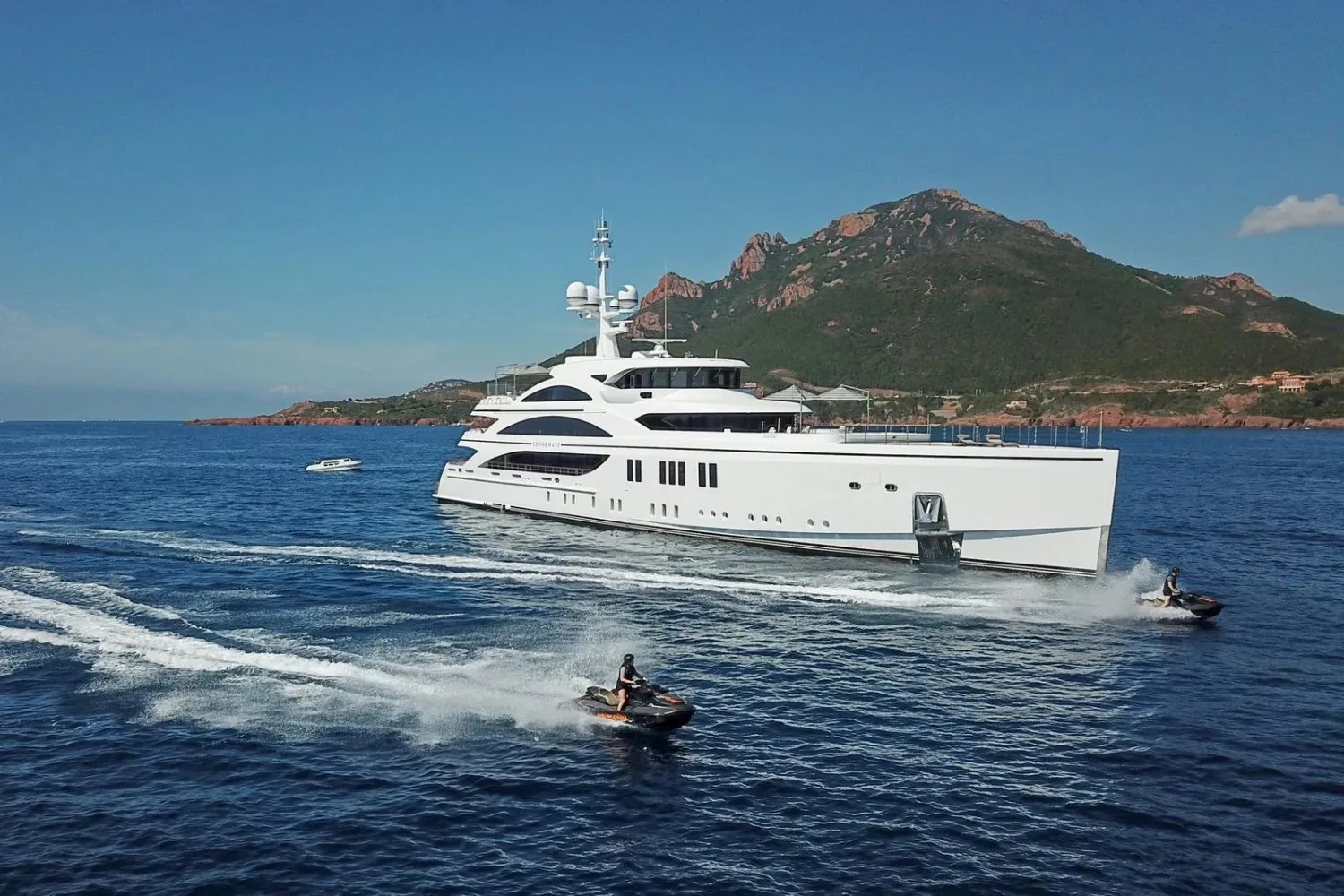 SOUNDWAVE - photo 21 yacht charter Cannes