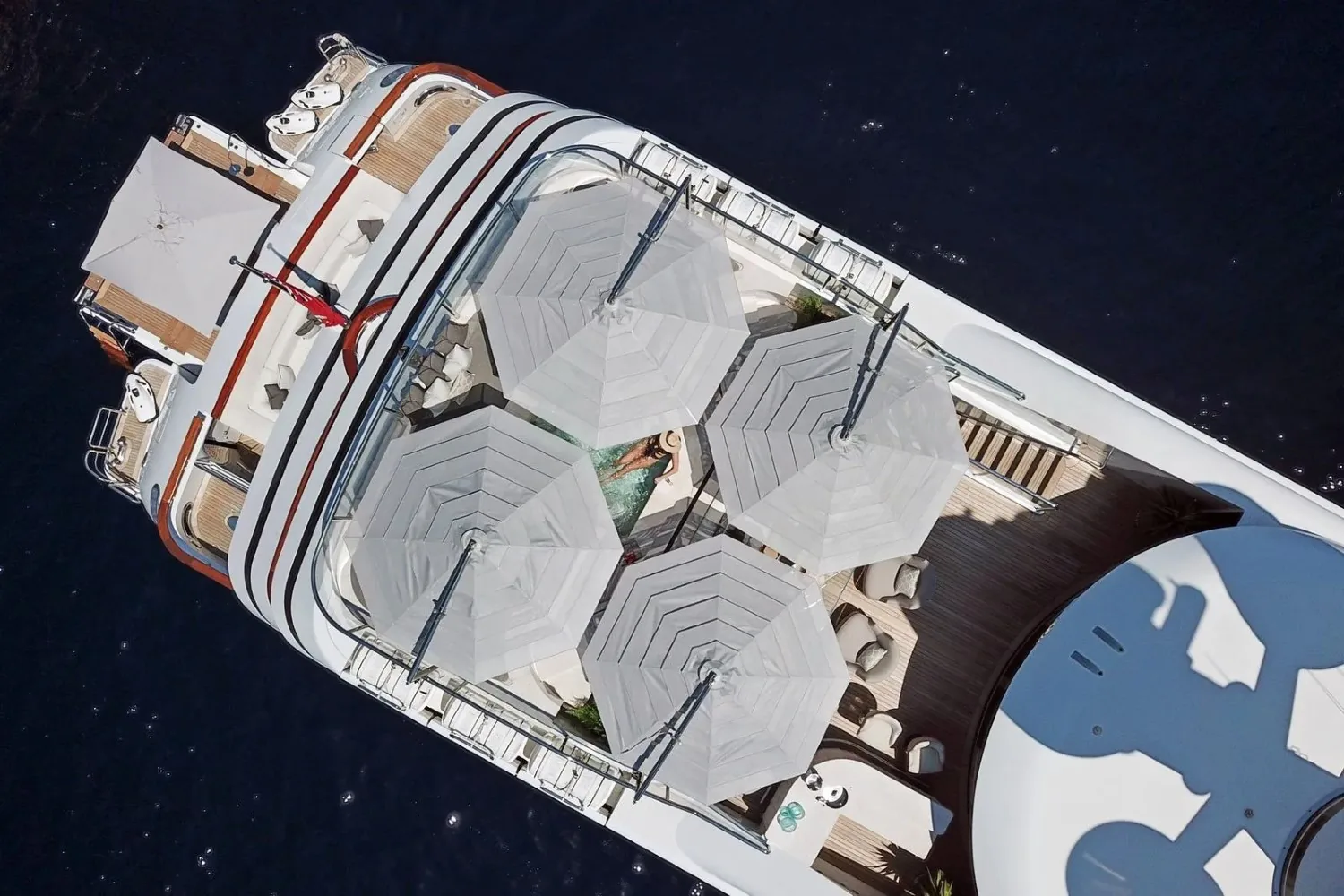 SOUNDWAVE - photo 23 yacht charter Cannes